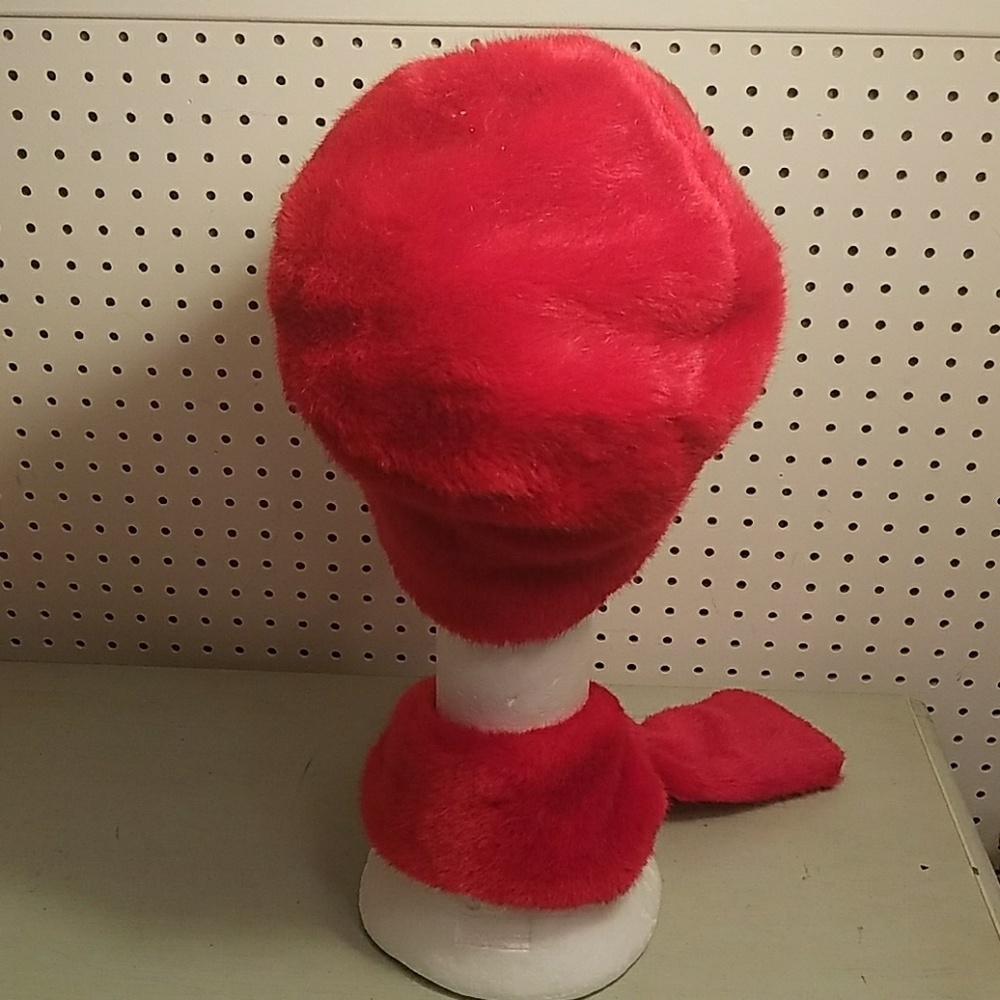 RED HAT AND MATCHING SCARF - Picture 3 of 5